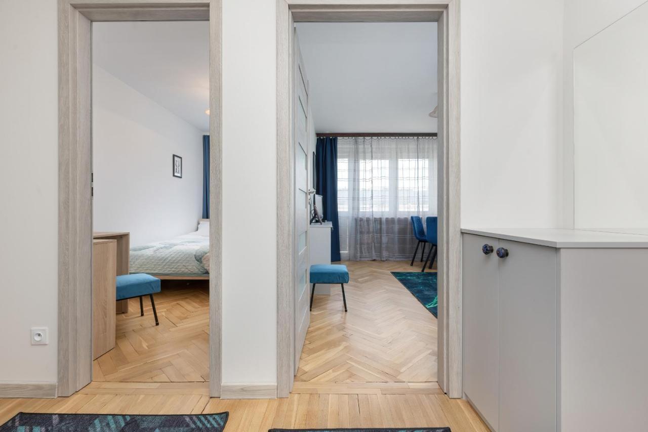 Cozy And Comfortable Wola Apartment By Noclegi Renters Varsó Kültér fotó