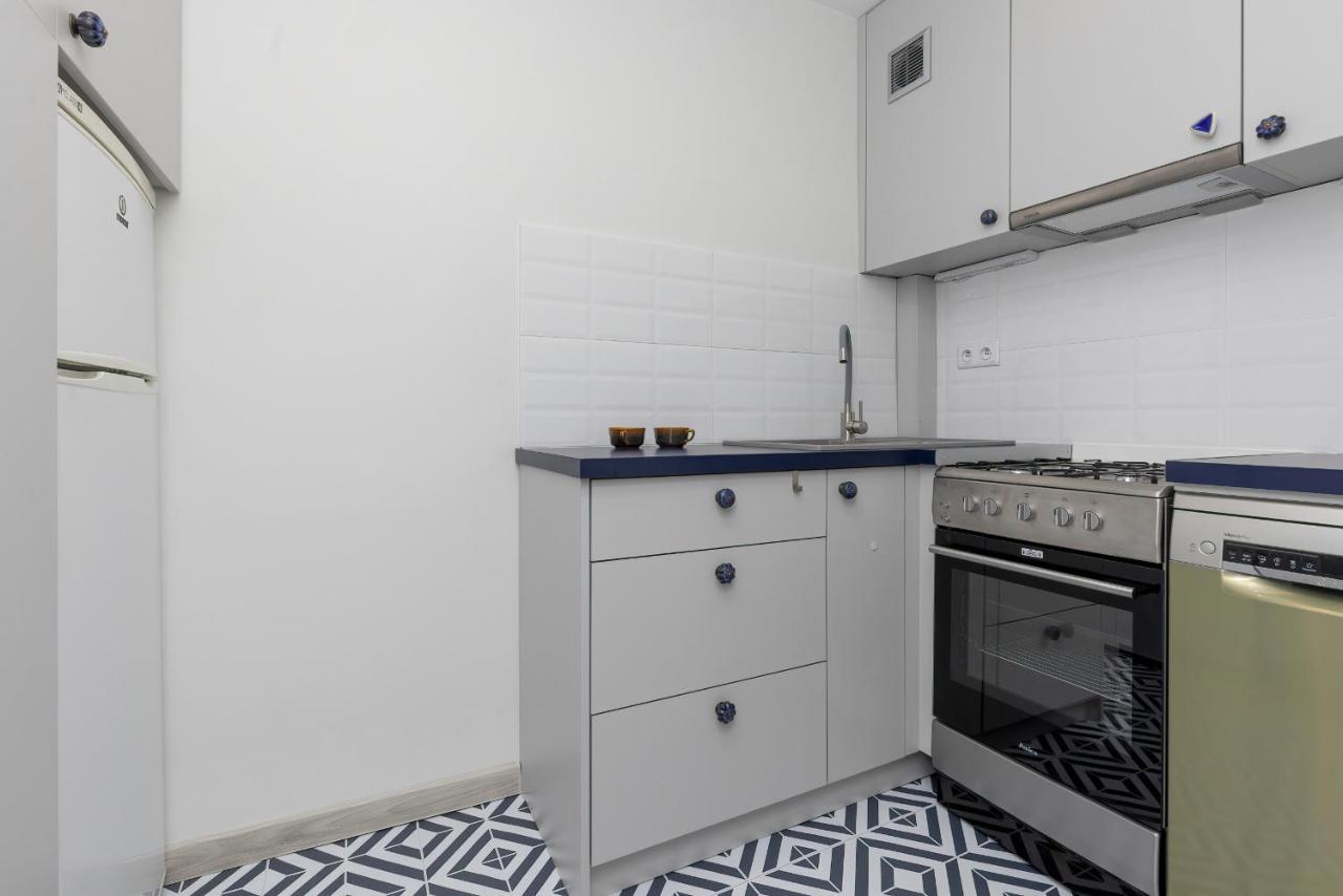 Cozy And Comfortable Wola Apartment By Noclegi Renters Varsó Kültér fotó