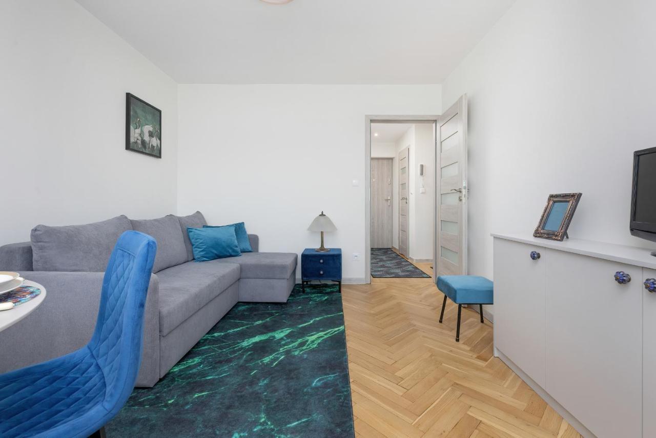 Cozy And Comfortable Wola Apartment By Noclegi Renters Varsó Kültér fotó